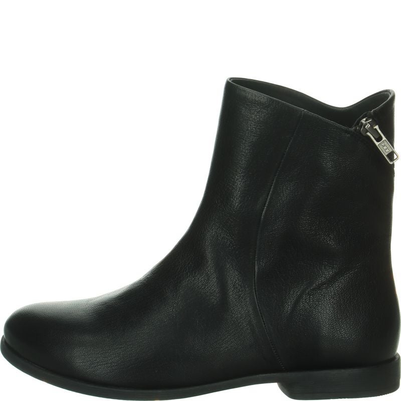 Think AGRAT 2  - Material: Leather in Black