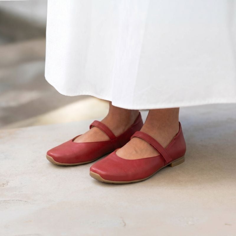 Think GAUDI Woman Ballerina - Material: Leather in Red